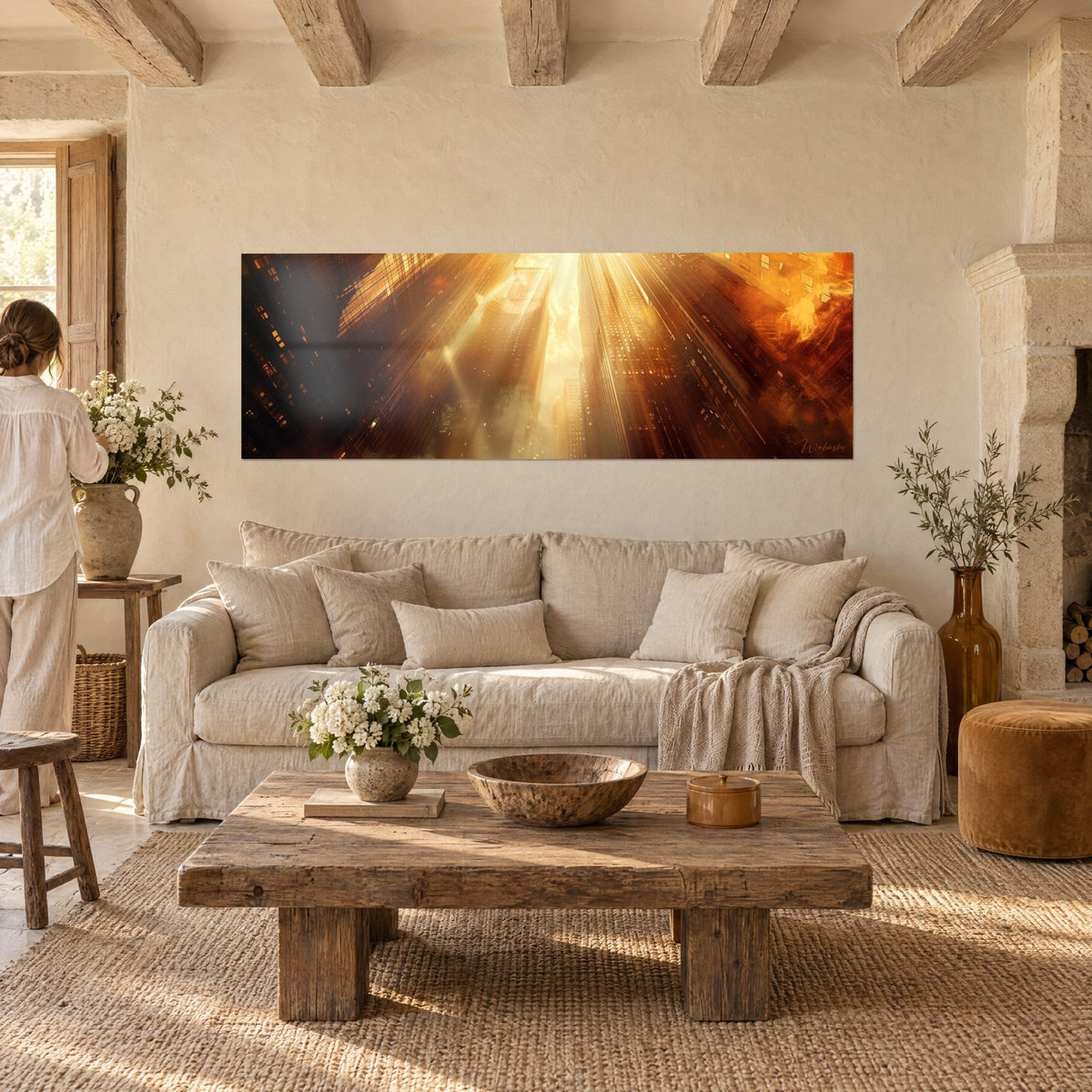 Gemälde Wolkenkratzer im goldenen Lichtstrahl, bernsteinfarbener Himmel und braune Fassaden, über einem Sofa in einem hellen Wohnzimmer