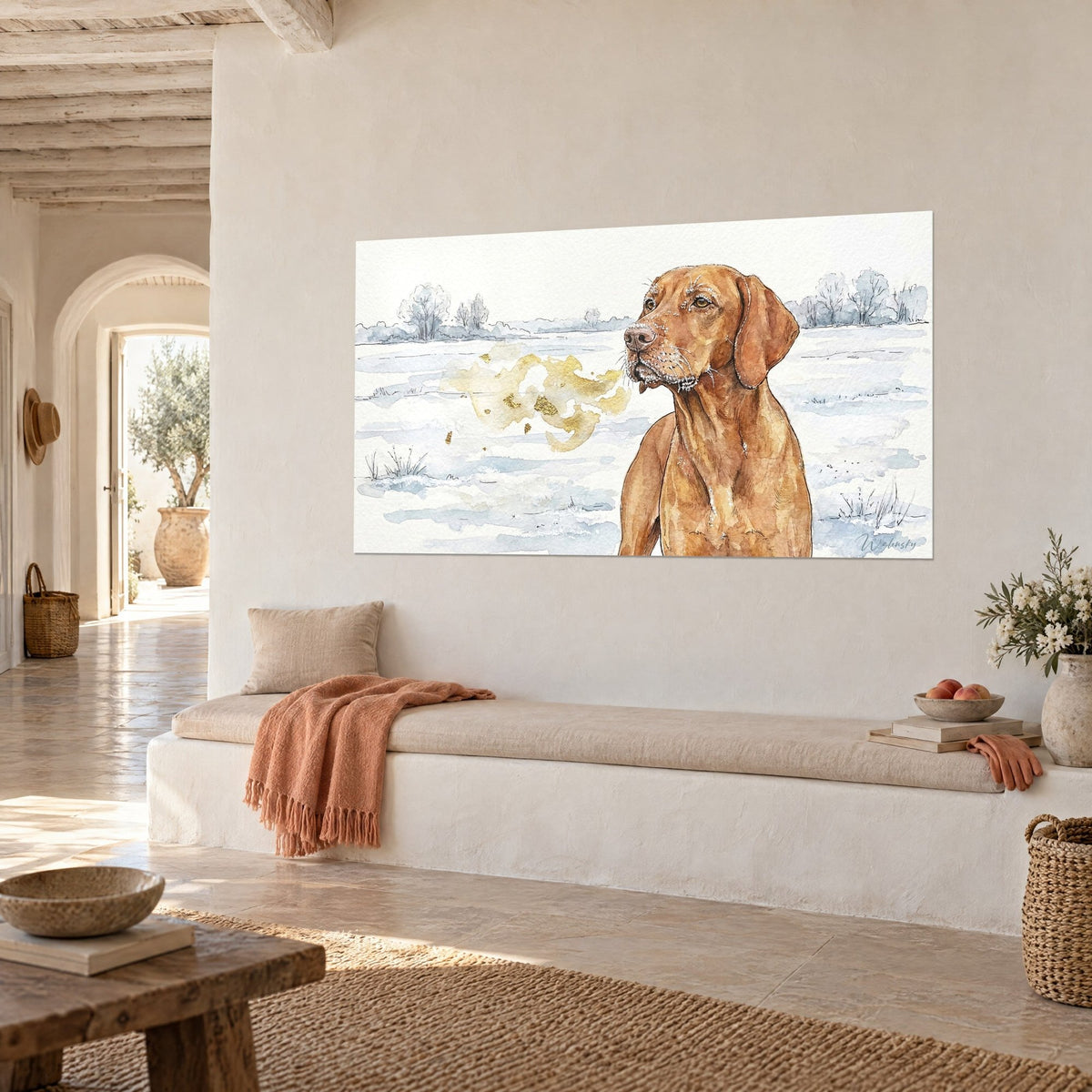 Gemälde Ungarischer Vorstehhund in Aquarell, kupferfarbenes Fell und blassblau verschneites Feld, goldene Atemwolke, an der Wand eines mediterranen Hauses