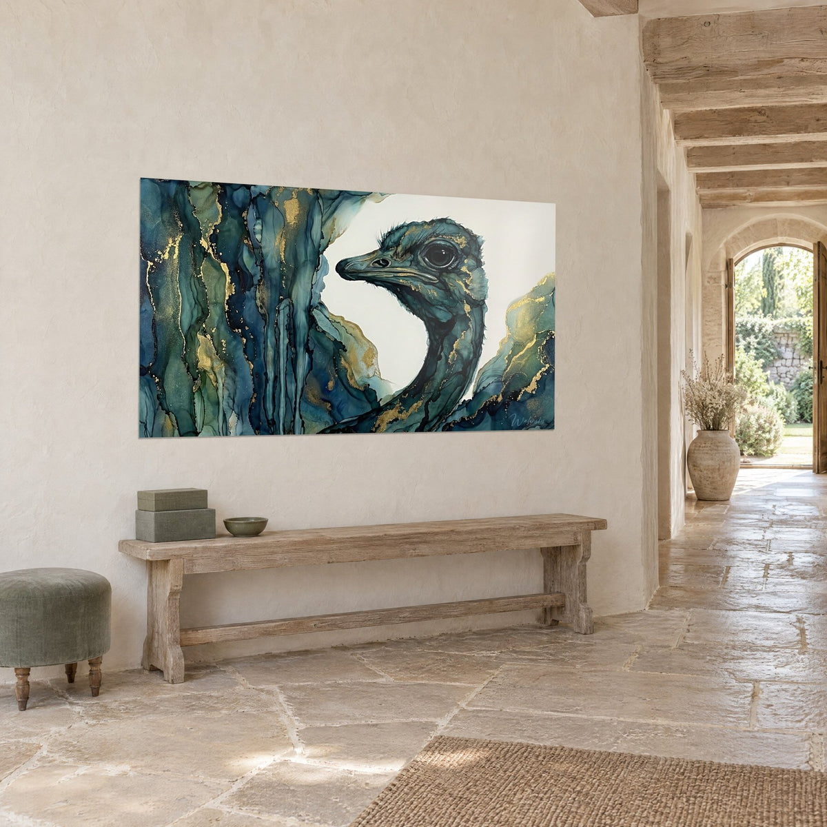 Tableau oiseau coureur au long cou, coulures émeraude et paillettes d'or sur fond ivoire, face à une arche en pierre