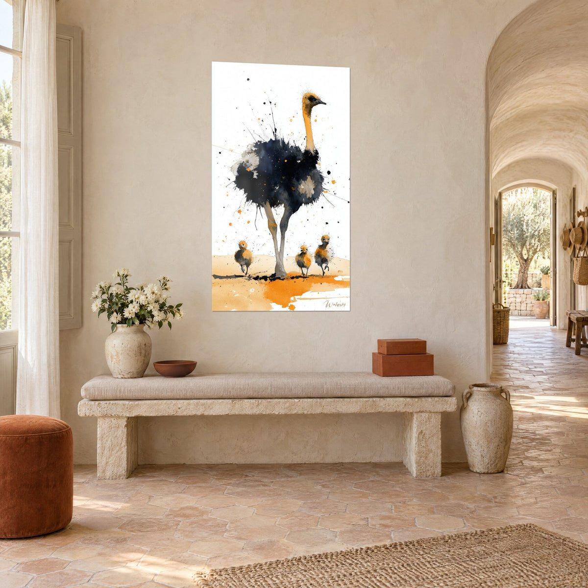 Gemälde großer Laufvogel in Aquarell, indigofarbener Körper mit Spritzern, graue Beine, leuchtend orangefarbener Boden, in einem provenzalischen Mas in Dreiviertelansicht