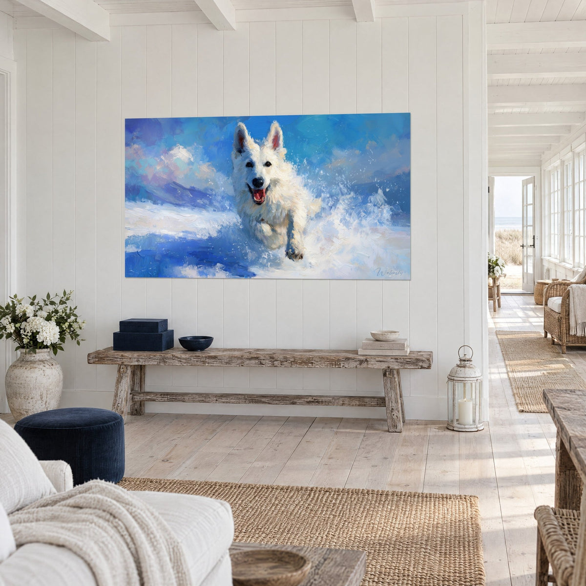 Cuadro Perro blanco con las orejas erguidas saliendo disparado de las olas, salpicaduras nacaradas y azul ultramar, vista de tres cuartos, casa junto al mar