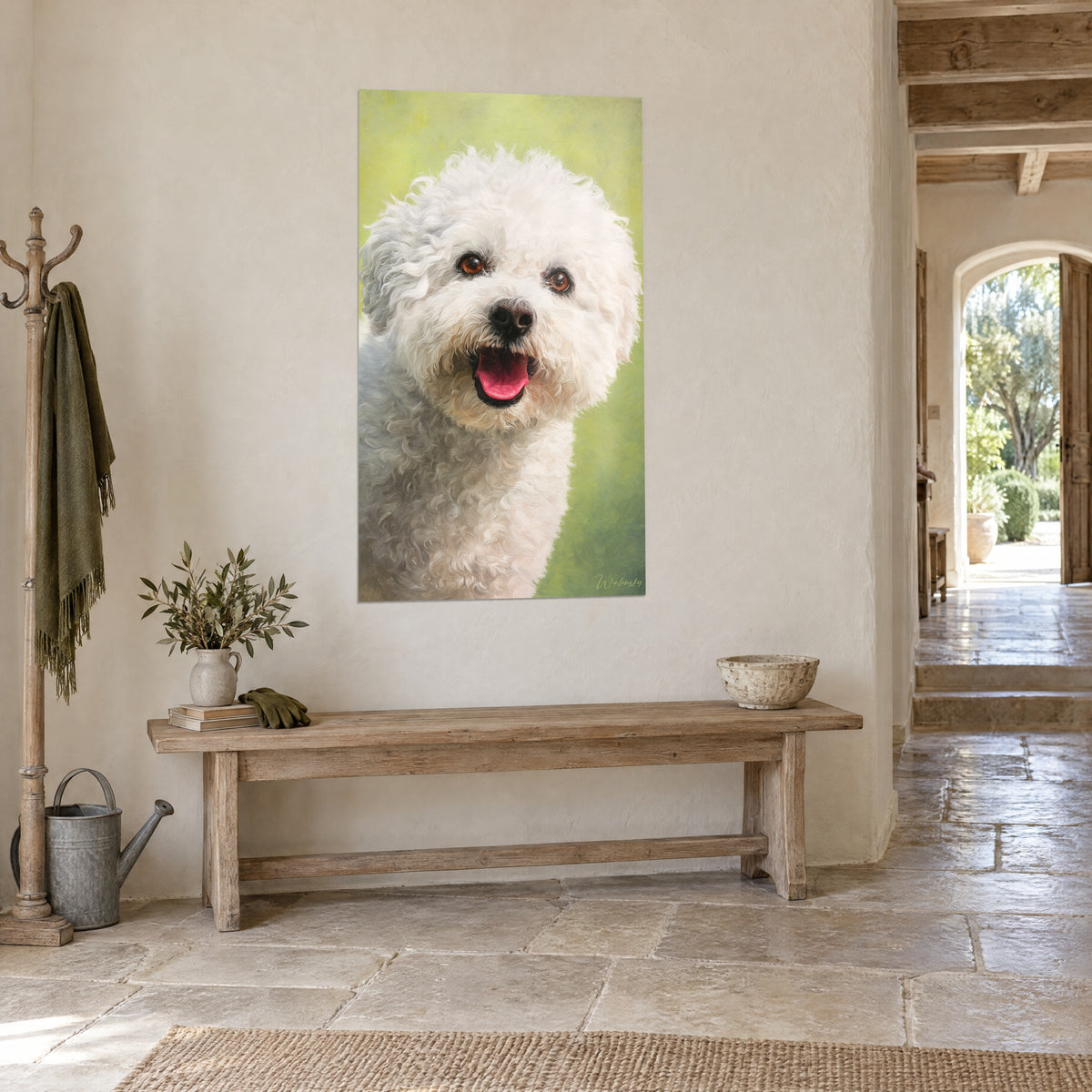Cuadro retrato canino de un perro blanco de ojos ámbar, nariz negra y fondo verde anís, junto a una consola de madera, vista de tres cuartos