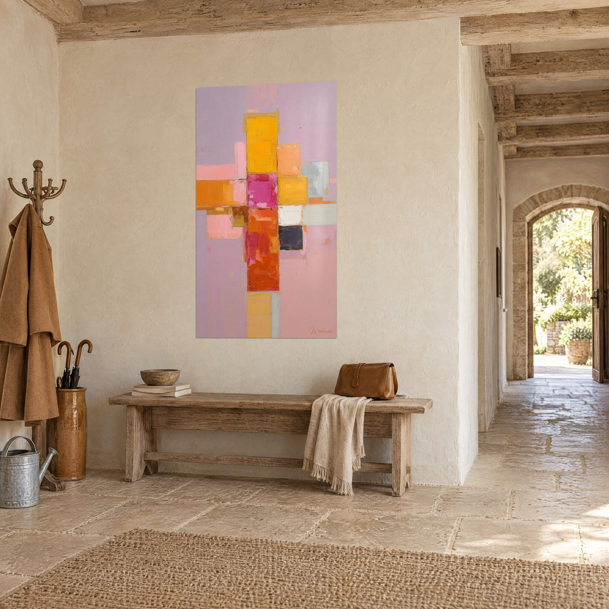 Cuadro composición en cruz de bloques naranja quemado, rosa empolvado y cuadrado violeta oscuro, muro de piedra, banco de madera, entrada abovedada