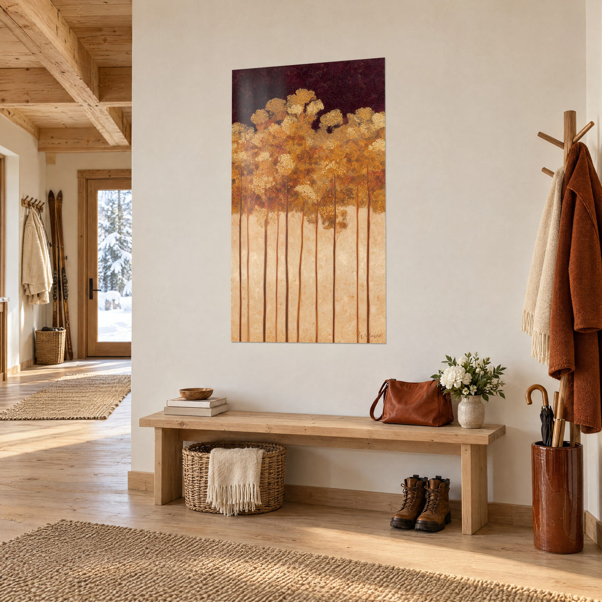 Schilderij ocker- en honingkleurige bomen met gestippelde kruinen op pruimkleurige lucht, driekwart zicht in een houten chalet