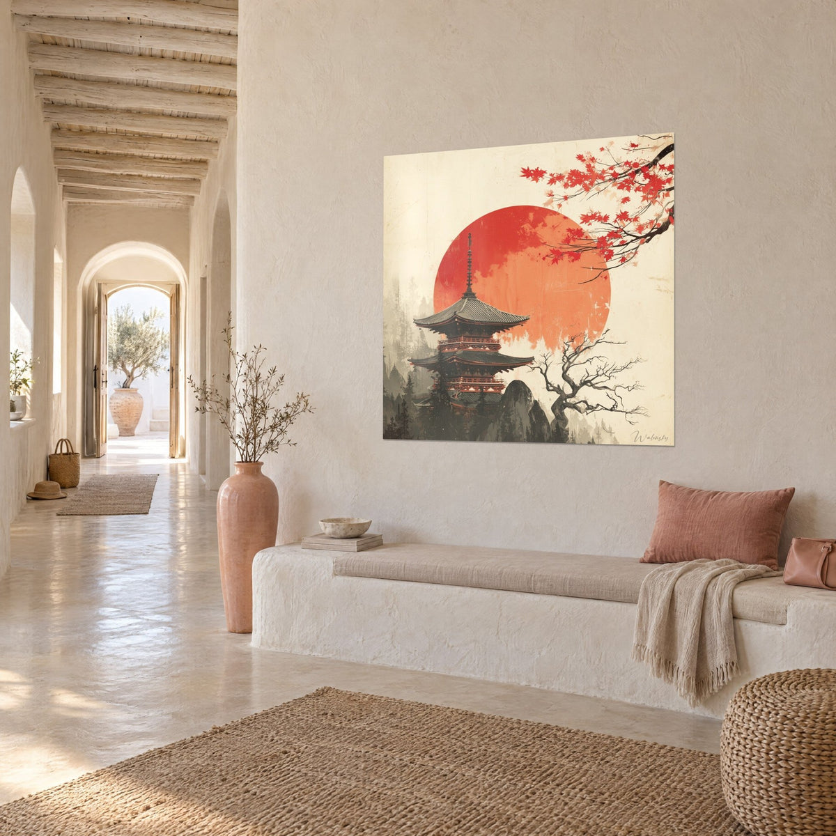 Quadro di un tempio giapponese appollaiato su una roccia grigia, disco arancio pallido e fogliame rosso vivo, vista di tre quarti in un corridoio a volta