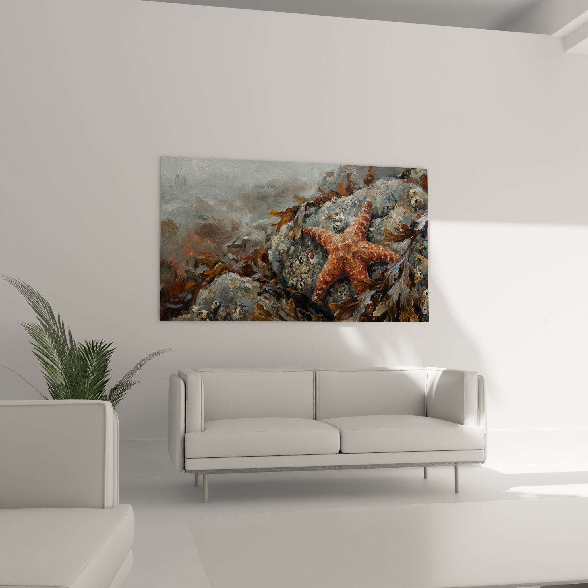 Details des roten Seestern-Gemäldes mit rauer Textur, grauen Felsen und braunem Seegras, marine Kunst