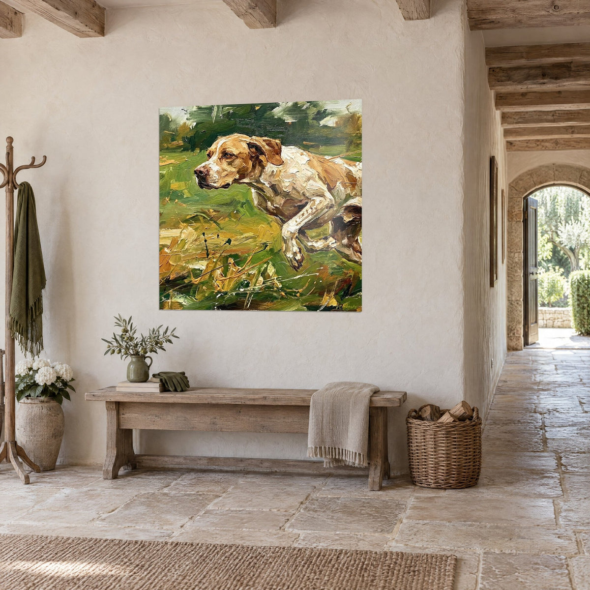 Schilderij van een roodwitte jachthond in volle galop, olijfgroen en okergeel gras, stenen muur, gewelfde gang van een landhuis