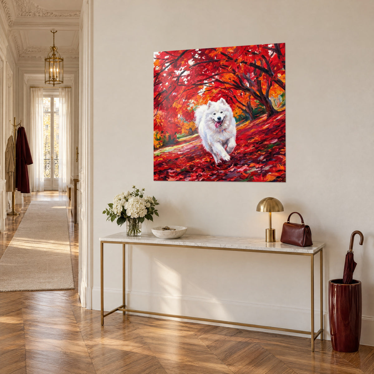 Quadro di un cane dal pelo nevoso su un tappeto di foglie cremisi e ambra, appeso sopra una console dorata in stile haussmanniano