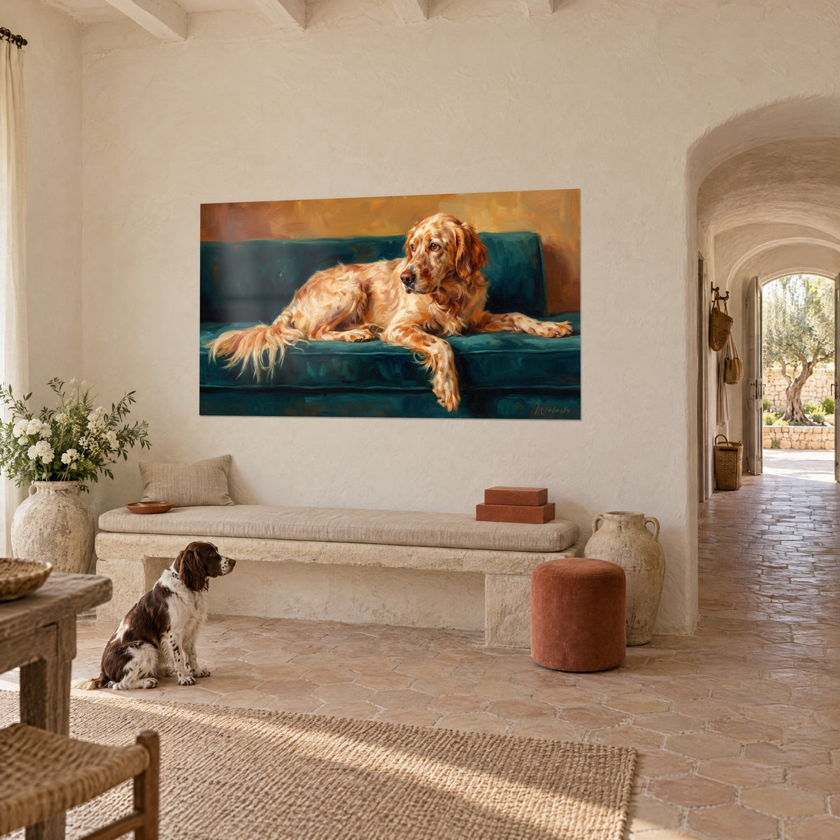 Quadro Setter inglese fulvo maculato, coda frangiata che pende sul cuscino verde anatra, spaniel seduto in un casolare provenzale