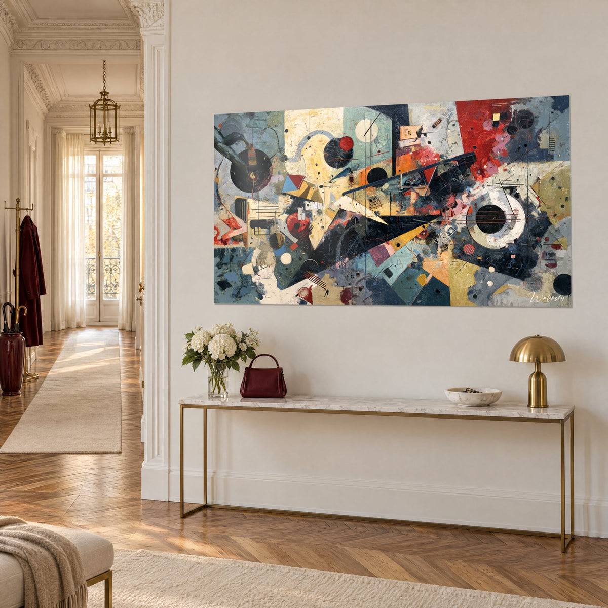 Tableau chaos géométrique en peinture épaisse jaune ocre et noir, éclaboussure rouge, vu de trois-quarts, haussmannien