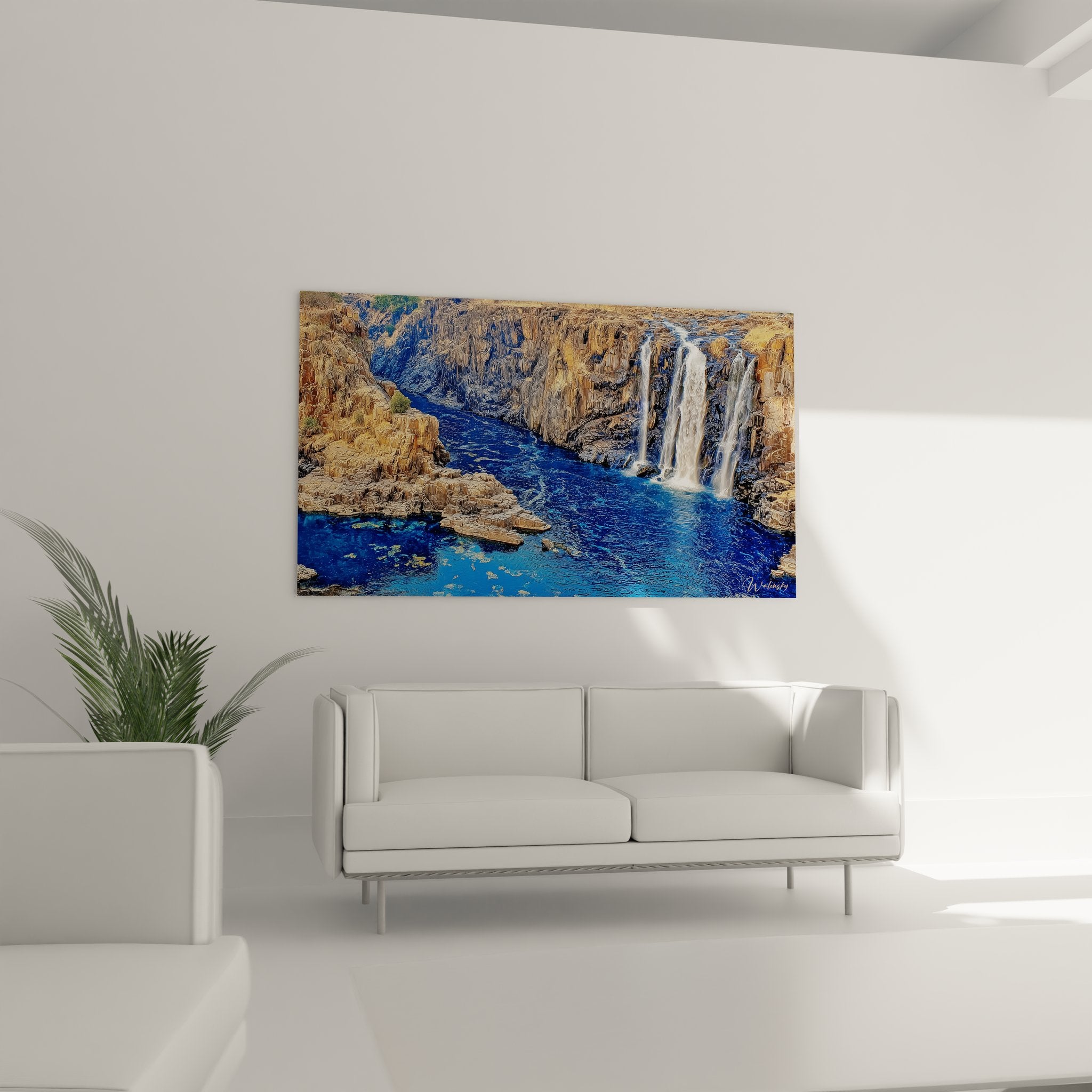 Détail gros plan tableau cascade montrant texture roches dorées et eaux cristallines écumantes