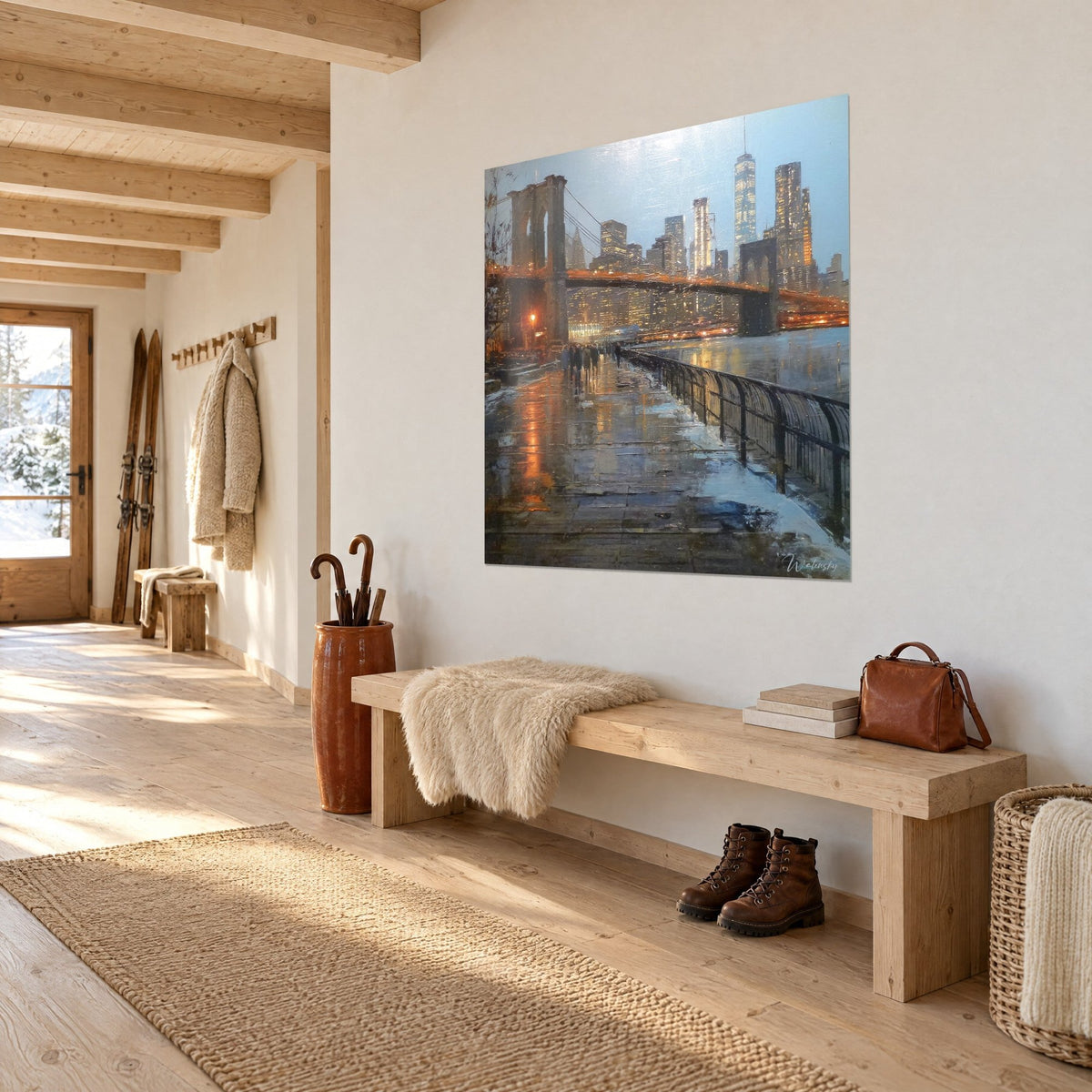 Schilderij Brooklyn Bridge en wolkenkrabbers verlicht in amber, natte staalblauwe promenade, opgehangen in een ingang van licht hout van het chalet