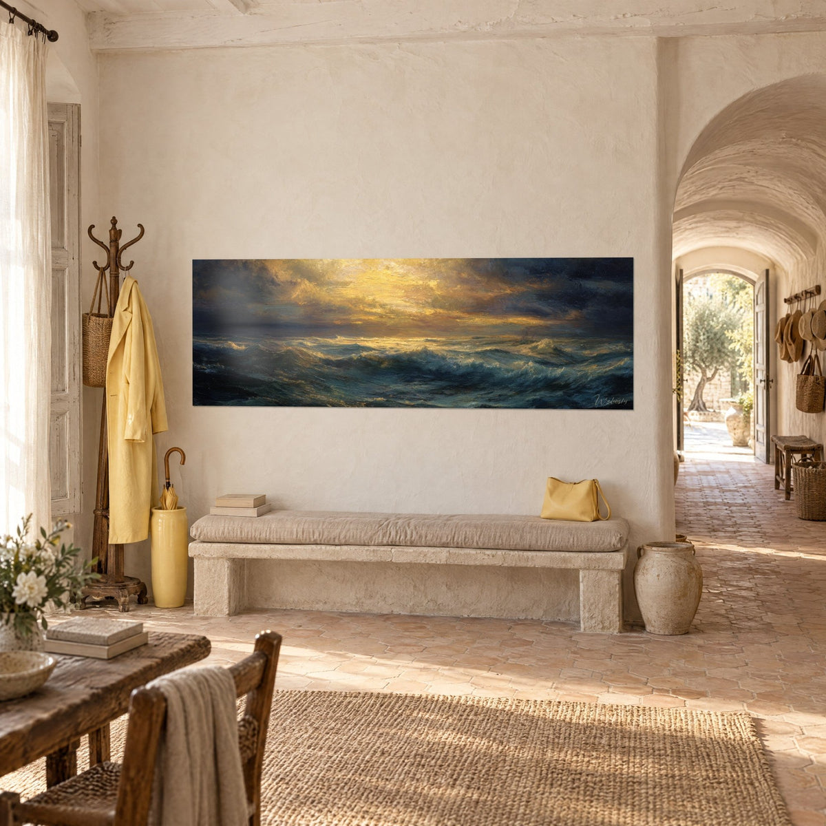 Schilderij van een ruwe oceaan met gouden schuimkoppen, okerkleurige lucht en stormgrijs, schuine blik in een mas