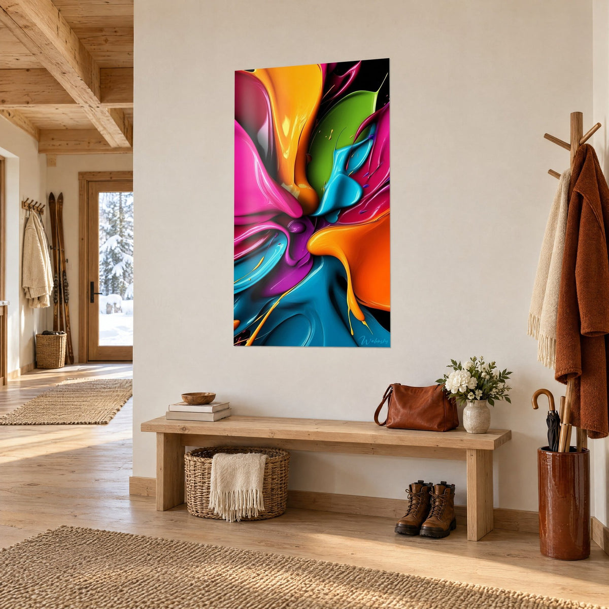 Tableau éclaboussure abstraite turquoise et vert pomme aux coulures brillantes, vue de trois-quarts dans l'entrée du chalet