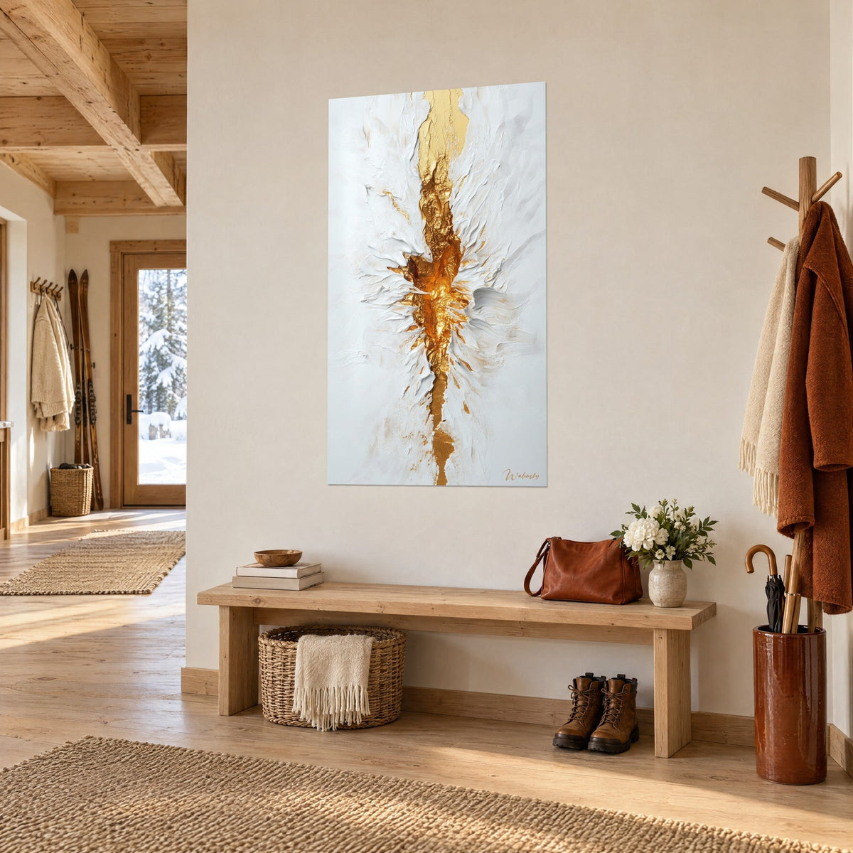 Tableau éruption d'or liquide sur crêtes d'empâtements blancs, accroché près d'une banquette en bois et d'un manteau rouille, chalet
