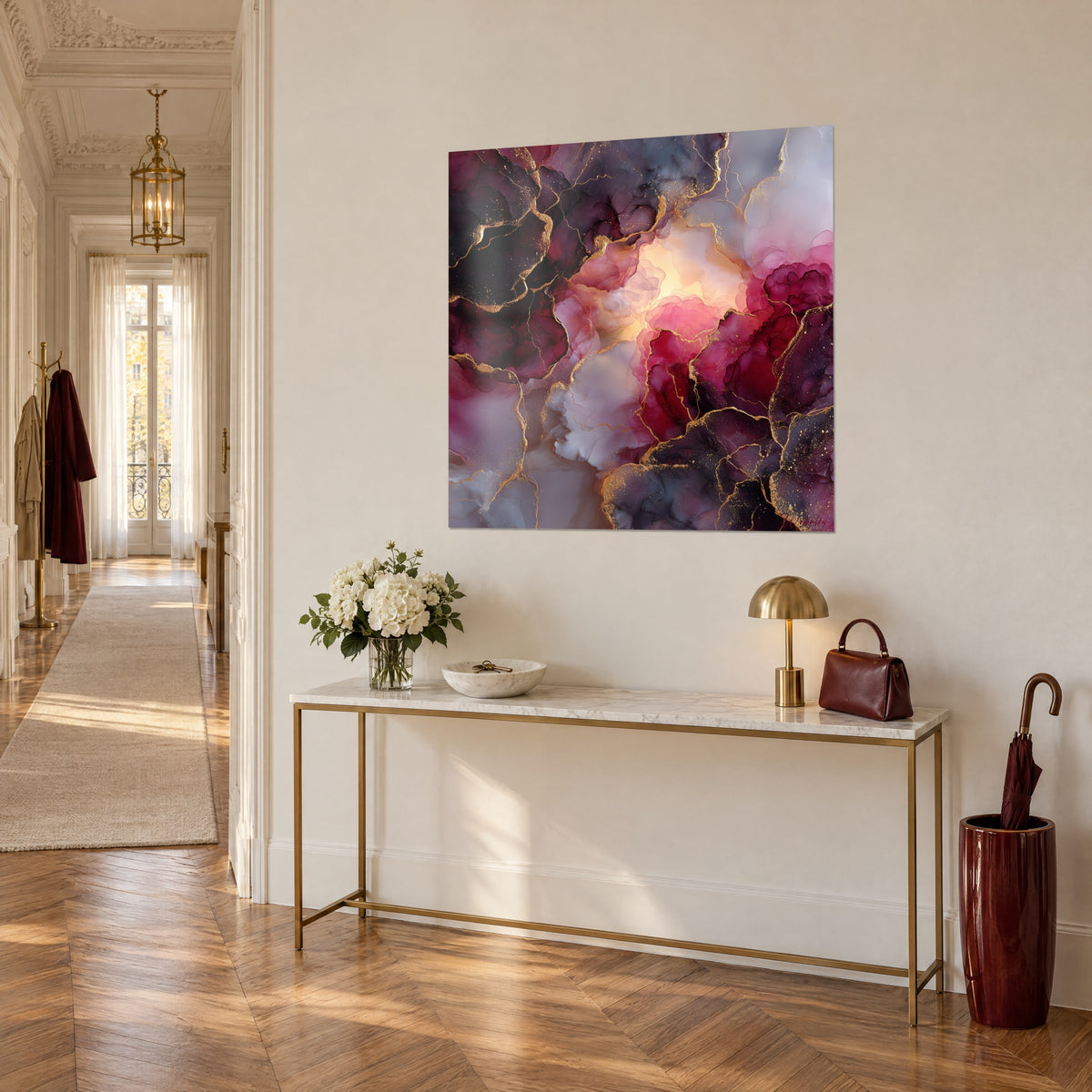 Schilderij in bordeaux en poederroze tinten doorstreept met gouden draden, boven een console gehangen, driekwart Haussmann-zicht