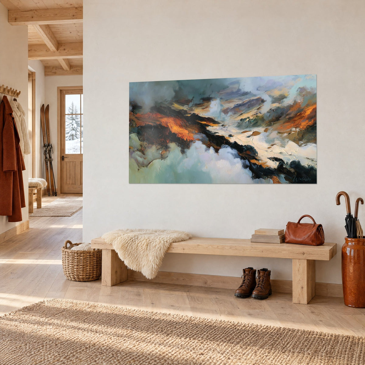 Schilderij zwarte en koperkleurige lavaruggen ondergedompeld in witte wolken van lichtblauw, aan een chaletmuur naast een bank gehangen
