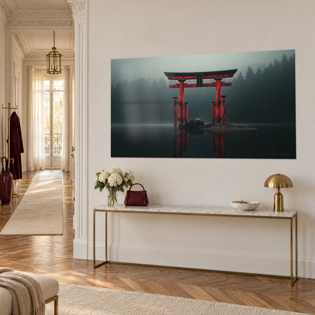 Tableau porte sacrée rouge à reflets d'eau noire, vue de trois-quarts sur une console dorée haussmannienne