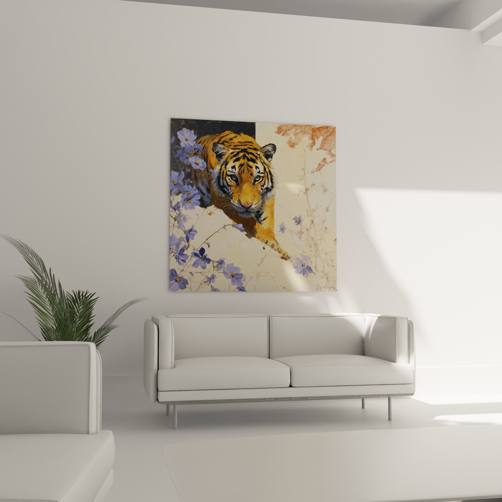 Nahaufnahme des intensiven Blicks des orangefarbenen Tigers mit goldenen Augen und blauen Blüten