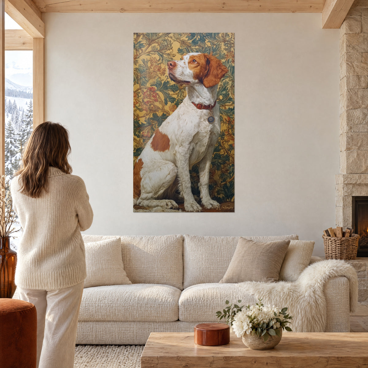 Cuadro spaniel bretón sentado, pelaje blanco con manchas rojizas sobre follaje dorado y verde, encima de un sofá en un salón luminoso