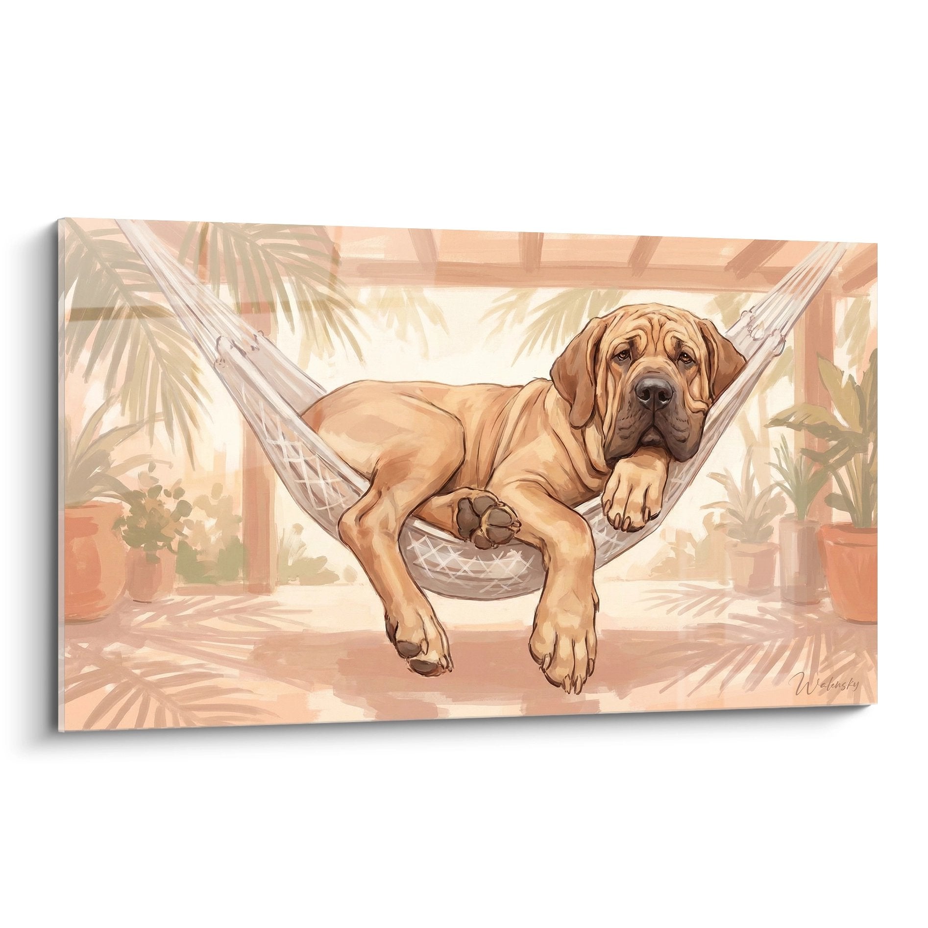 Fila Brasileiro fauve allongé dans hamac tropical avec palmiers en arrière-plan, ambiance détente exotique