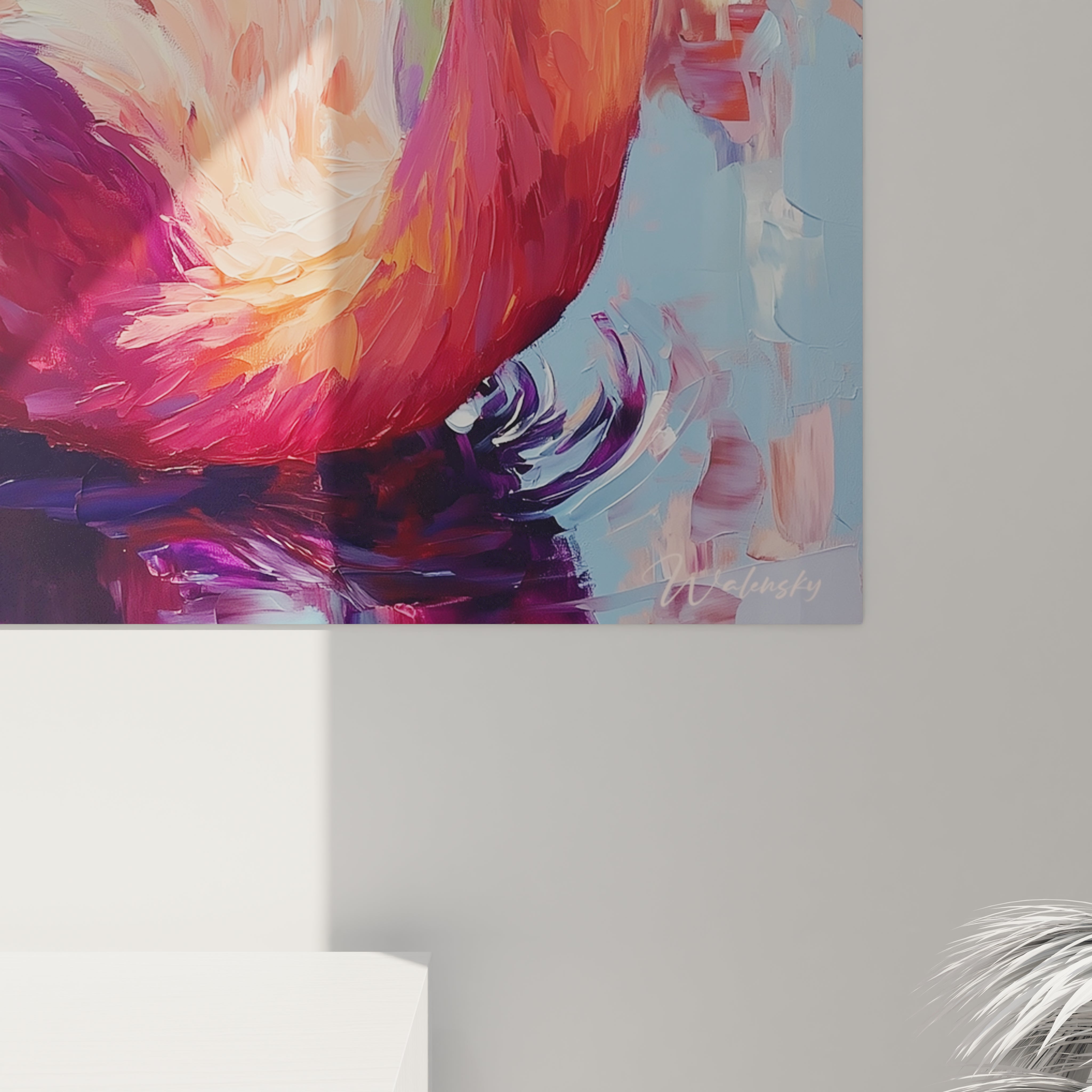 Tableau flamant rose coloré de Walensky affiché sur un mur moderne, ajoutant une touche artistique à la décoration