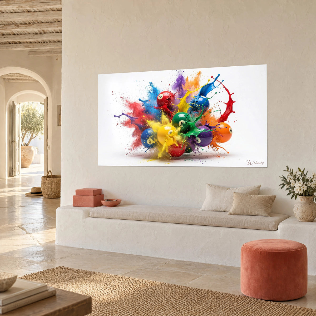 Cuadro explosión de polvo de colores alrededor de bolas de billar numeradas, chorros amarillo vivo y verde, fondo blanco, pared crema, encima de un banco de piedra