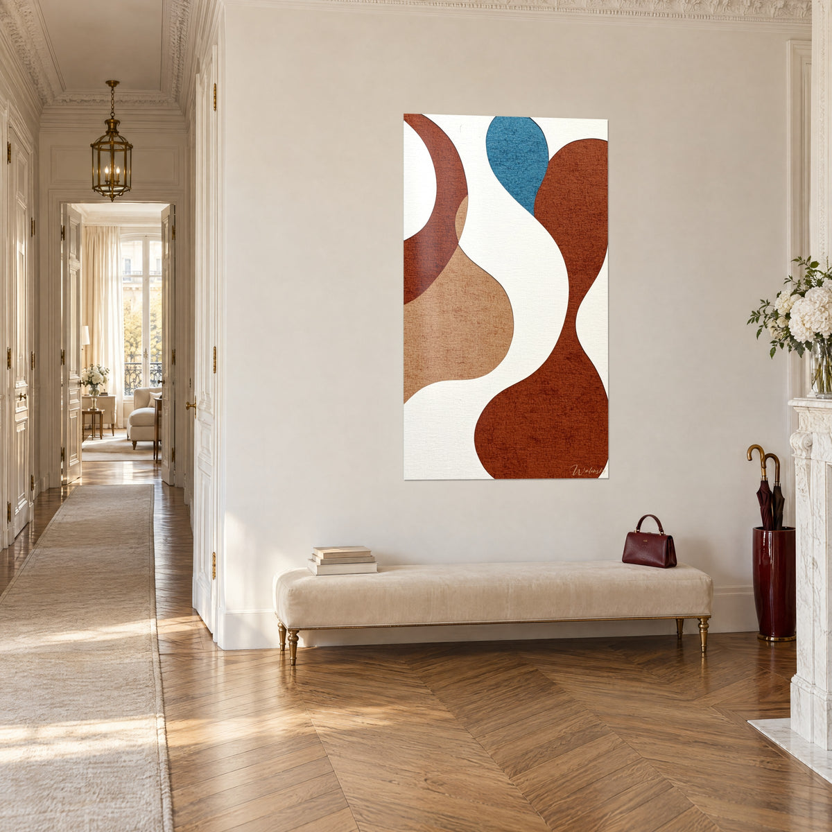 Πίνακας με αφηρημένα βοτσαλάκια σε terracotta, καραμελί και πετρόλ μπλε, κρεμ ταινία, σε τοίχο διαδρόμου στυλ Haussmann