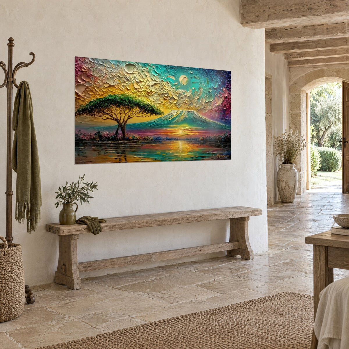 Tableau sommet enneigé turquoise et or, lac au reflet doré, empâtements épais, accroché au-dessus d'un banc rustique en pierre