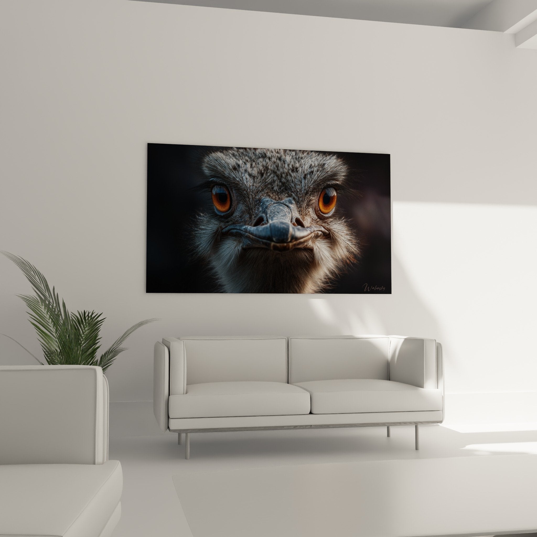 Nahaufnahme goldener Augen und massiver Schnabel des Straußes auf hochauflösender Leinwand mit realistischer Federtextur