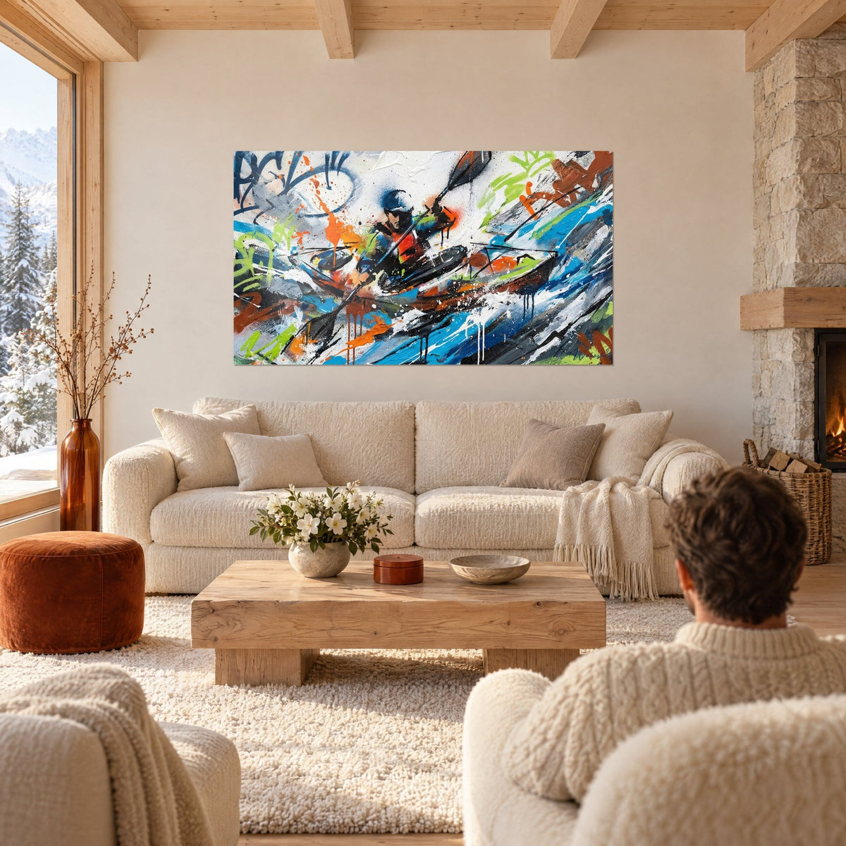 Gemälde eines behelmten Kajakfahrers, der durch blau-orangefarbene Gischt paddelt, schwarze Laufspuren, über einem Sofa in einem hellen Wohnzimmer