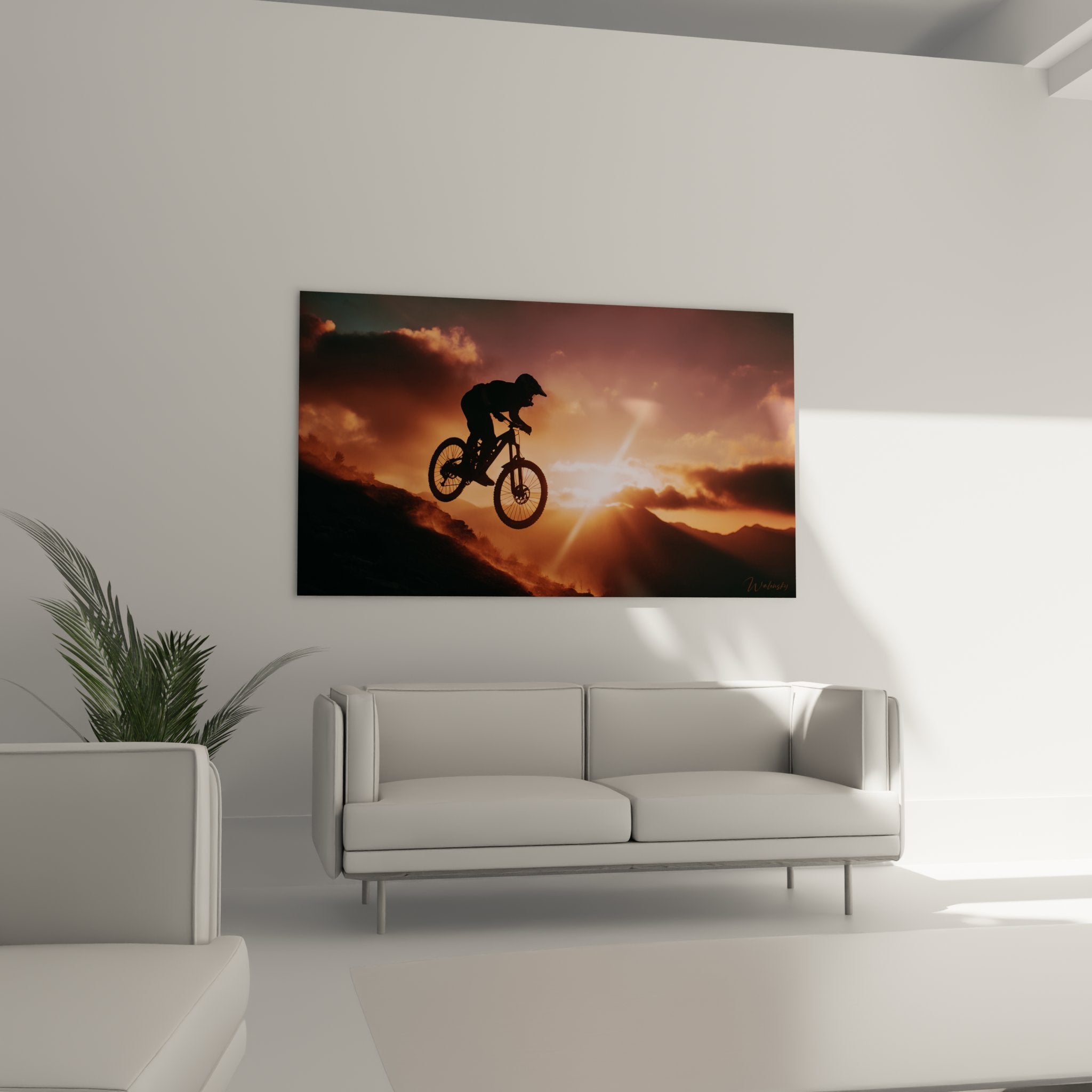 Détail tableau VTT haute qualité, silhouette vététiste contre ciel orangé, impression canvas premium