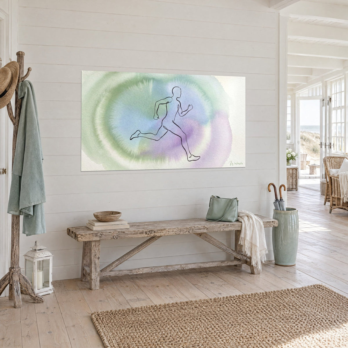 Gemälde einer Sprinter-Silhouette in feinen schwarzen Linien auf lavendelfarbenen und türkisen Aquarell-Halos, in einem Eingangsbereich am Meer