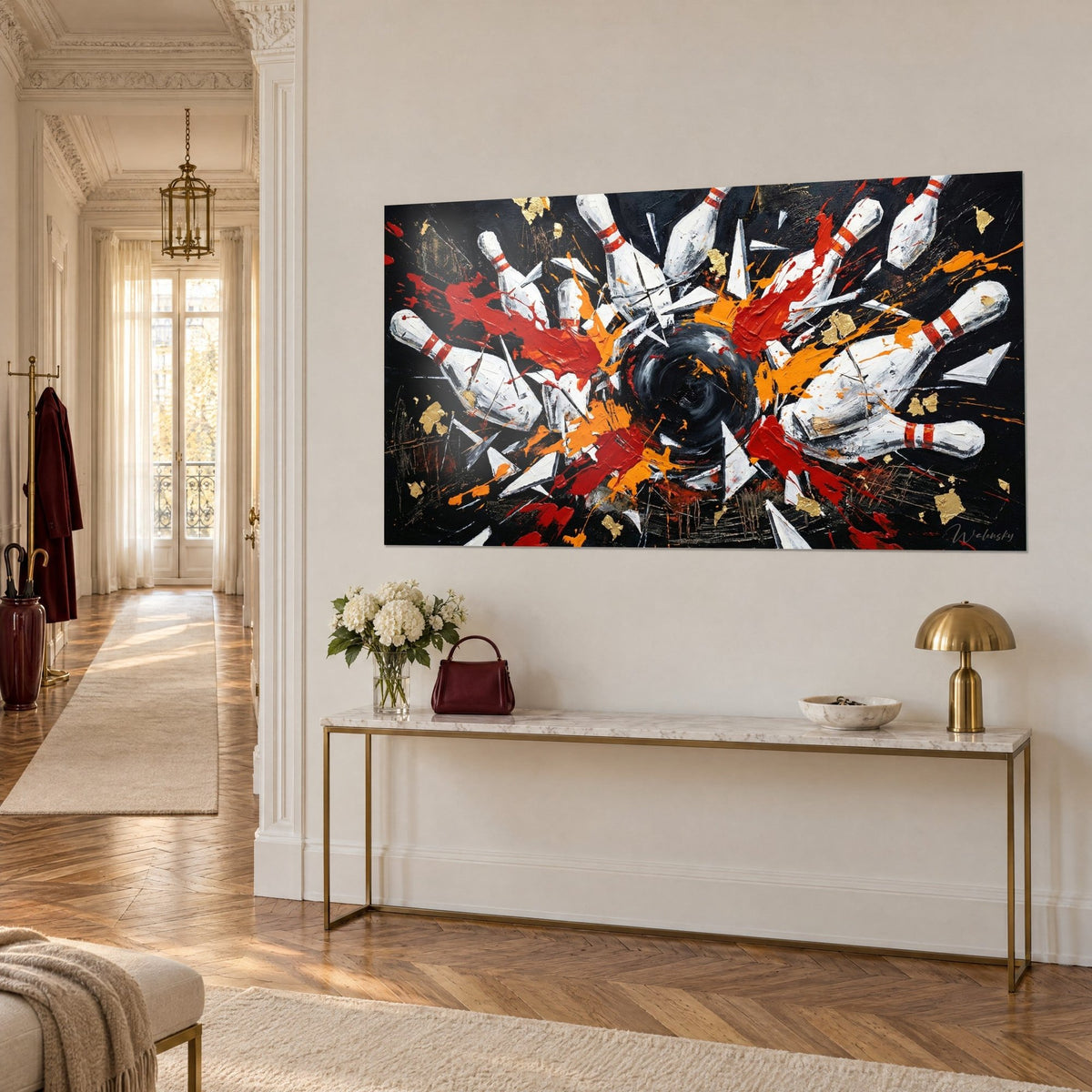 Quadro strike dinamico a pittura con spatola, birilli con fasce rosse e scintille dorate su fondo nero, vista di tre quarti, corridoio haussmanniano