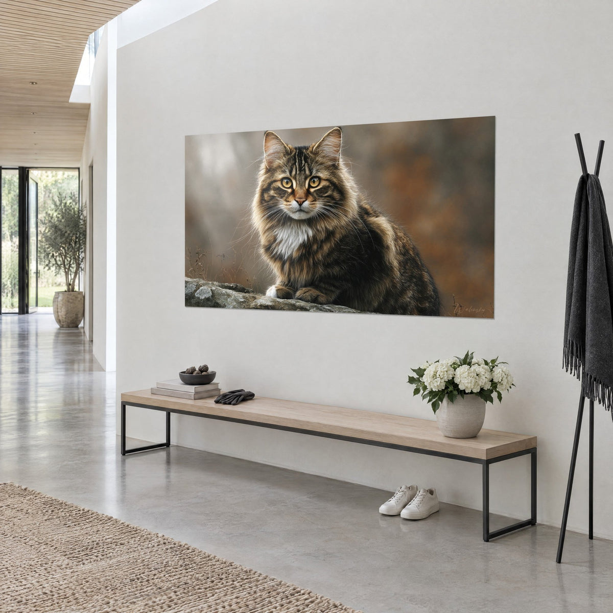 Gemälde Felin American Bobtail mit weißer Brust, nebliger Hintergrund in Fauve und Grau, Dreiviertelansicht an weißer Wand