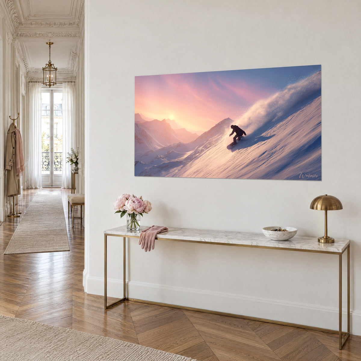 Schilderij rider in volle vaart die een witte sneeuwwolk opwerpt onder een roze en gele hemel, gouden console, driekwartaanzicht