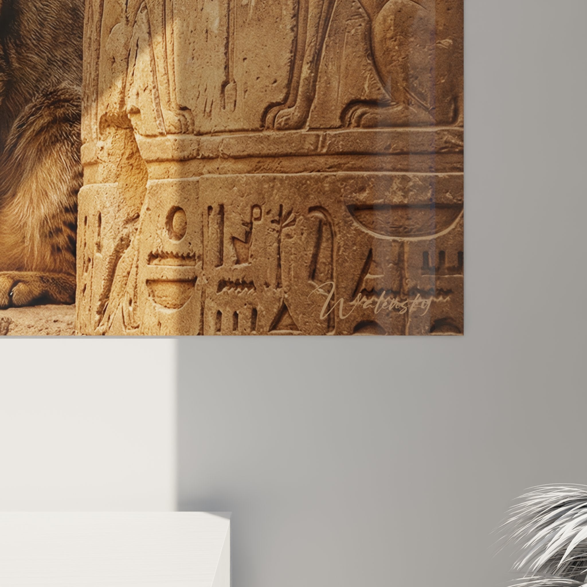 Vue ensemble tableau chat temple egyptien, colonnes monumentales et gravures antiques lumiere doree