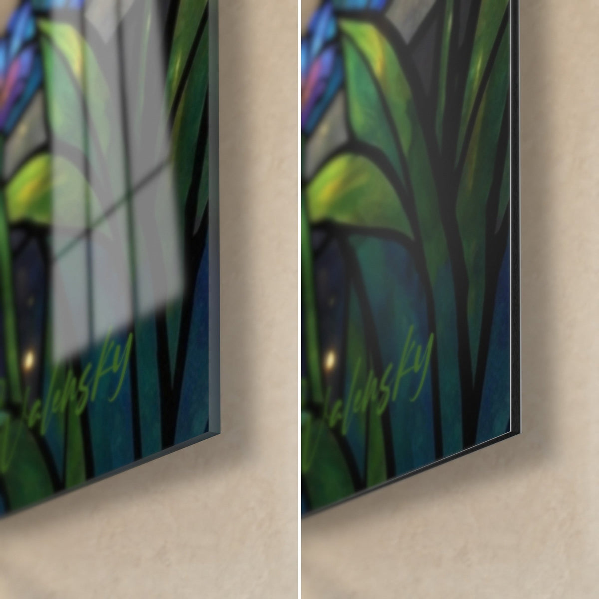 Wall art stained glass Bengal cat, bottom right corner: glossy acrylic glass with reflections on the left, matte black Dibond aluminium on the right