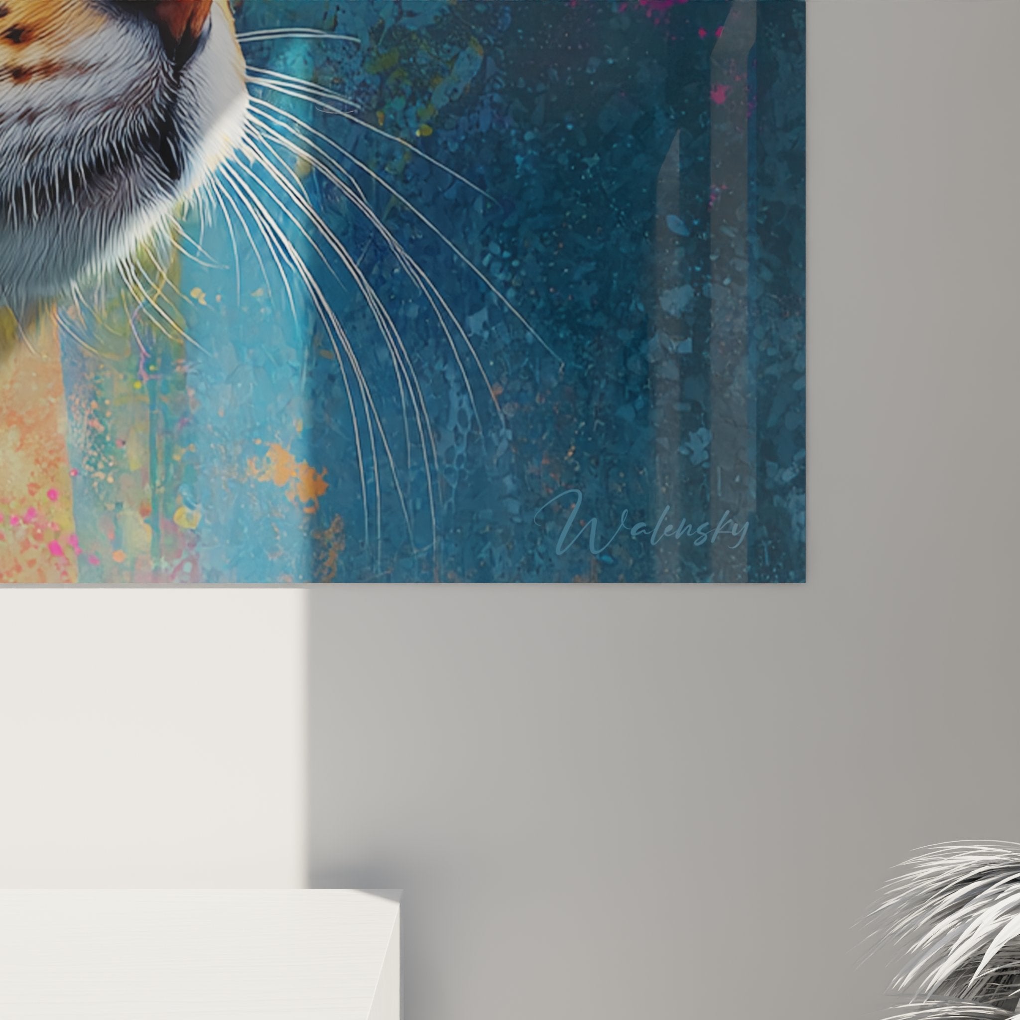 Vue d'ensemble tableau mural chat Bengal dans salon, œuvre d'art féline sur toile tendue décoration intérieure