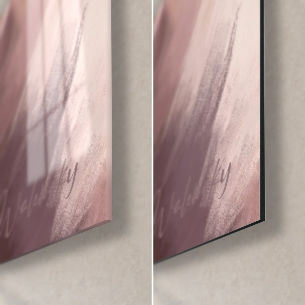 Tableau félin crème et rose poudré, coin bas droit : verre acrylique brillant aux reflets, Dibond gris mat et tranche fine