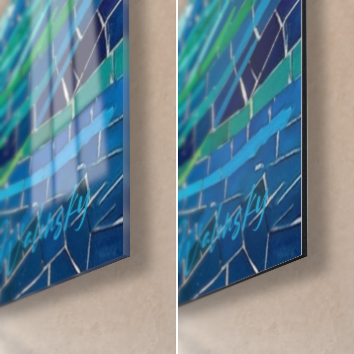 Tableau motomarine ocre sur vagues de tesselles bleues et vertes, coin bas droit : verre brillant reflétant, Dibond mat, tranche fine