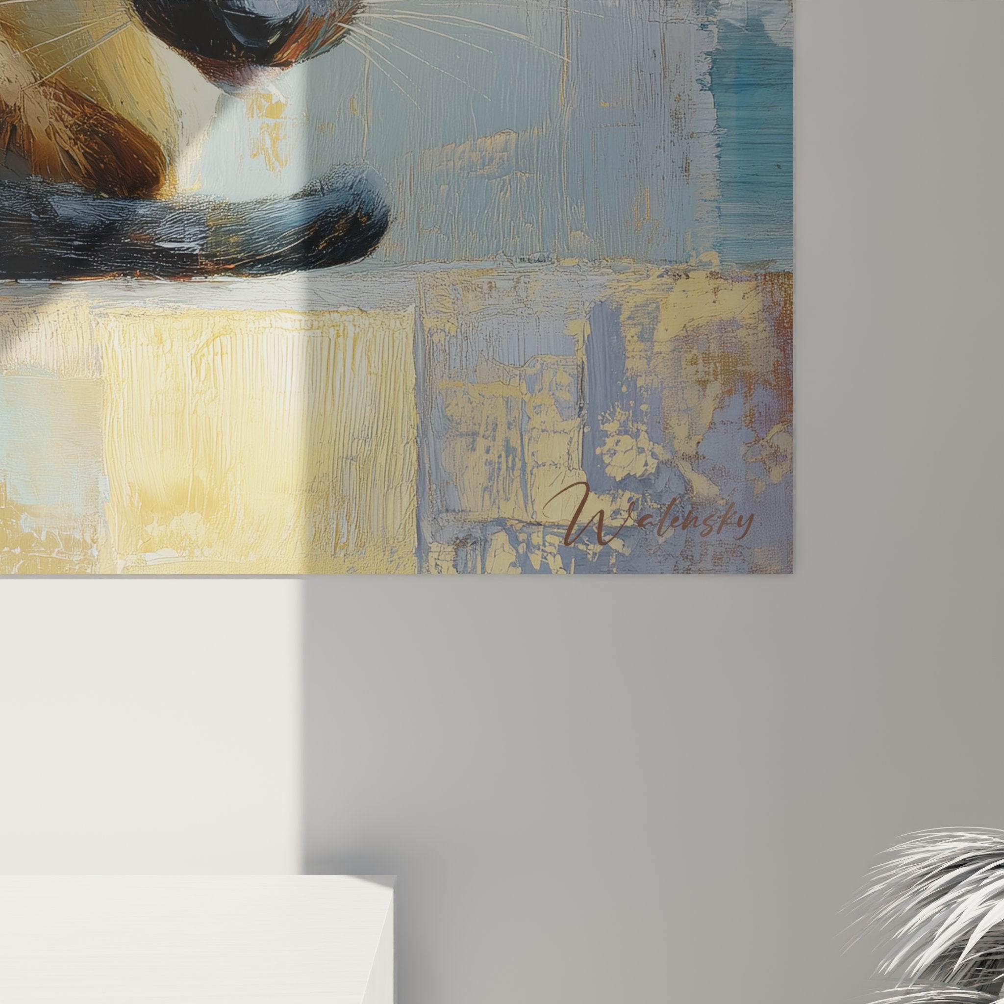 Vista d'insieme quadro gatto siamese contemporaneo, composizione astratta colorata per decorazione murale moderna