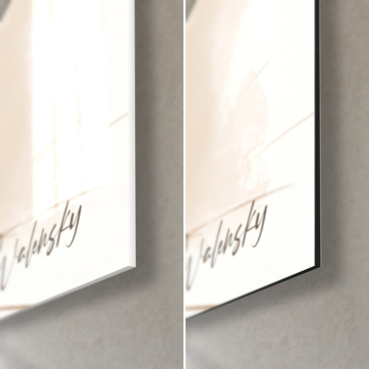 Wall art Siamese cat with beige fur and brown tail, bottom right corner: glossy glass on the left, matte black Dibond on the right