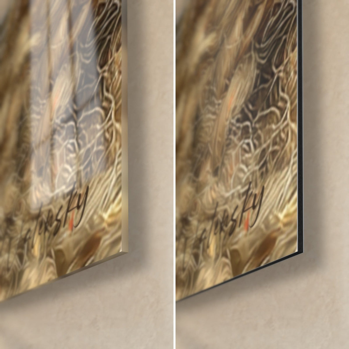 Tableau minou gris à l'œil ambre : coin bas droit, verre brillant à gauche, alu Dibond noir mat à droite, tranche de 3 mm
