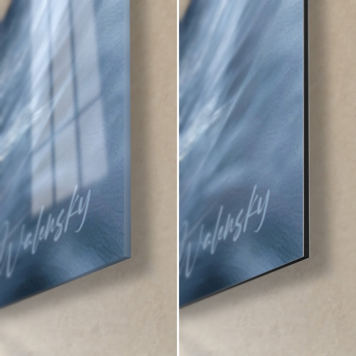 Wall art cat eyes in green and gold, blue-grey fur, bottom right corner: glossy acrylic glass on the left, matte black Dibond on the right