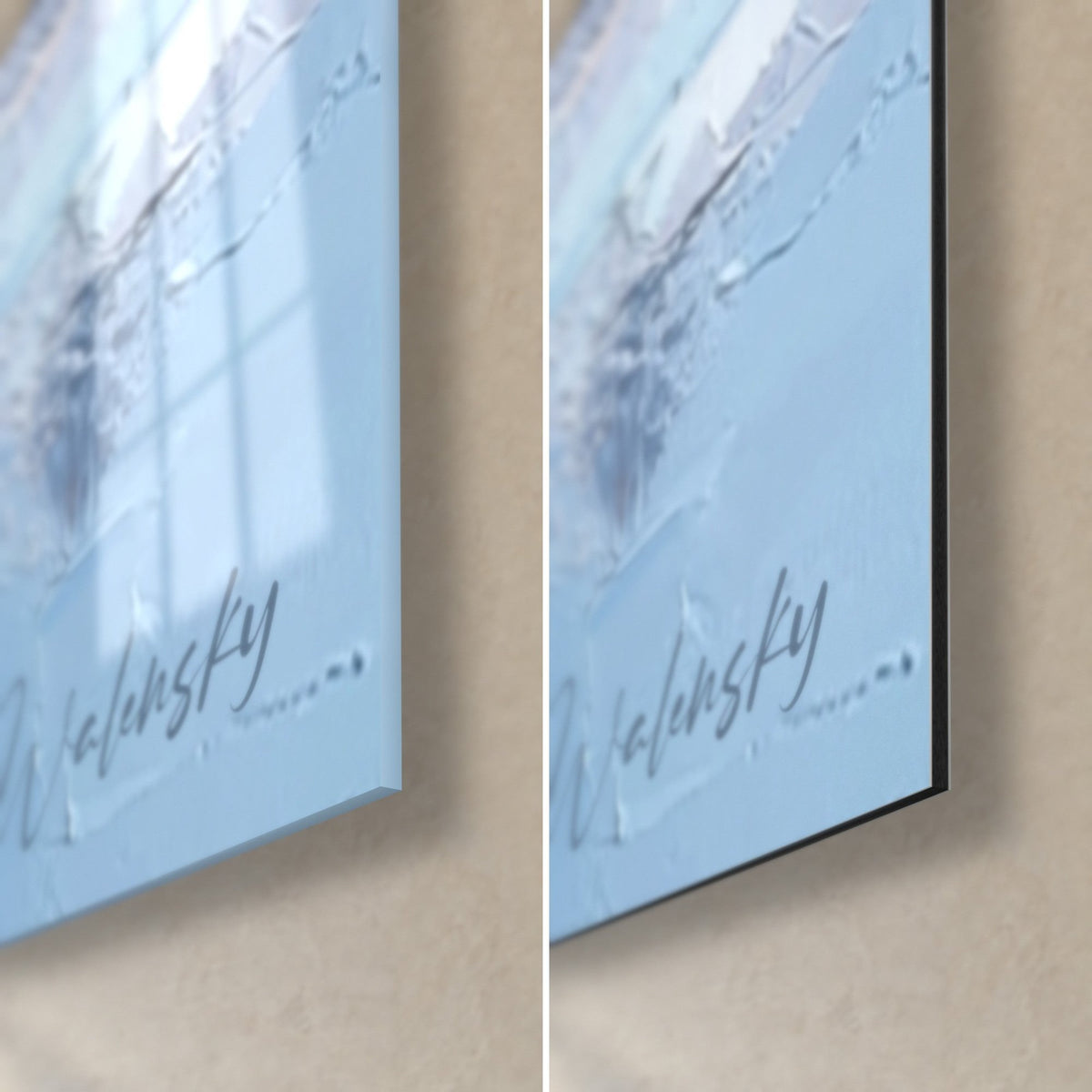 Gemälde vereiste Berge in Himmelblau und Weiß, Signatur Walensky unten rechts, glänzendes Glas links, mattes Dibond rechts