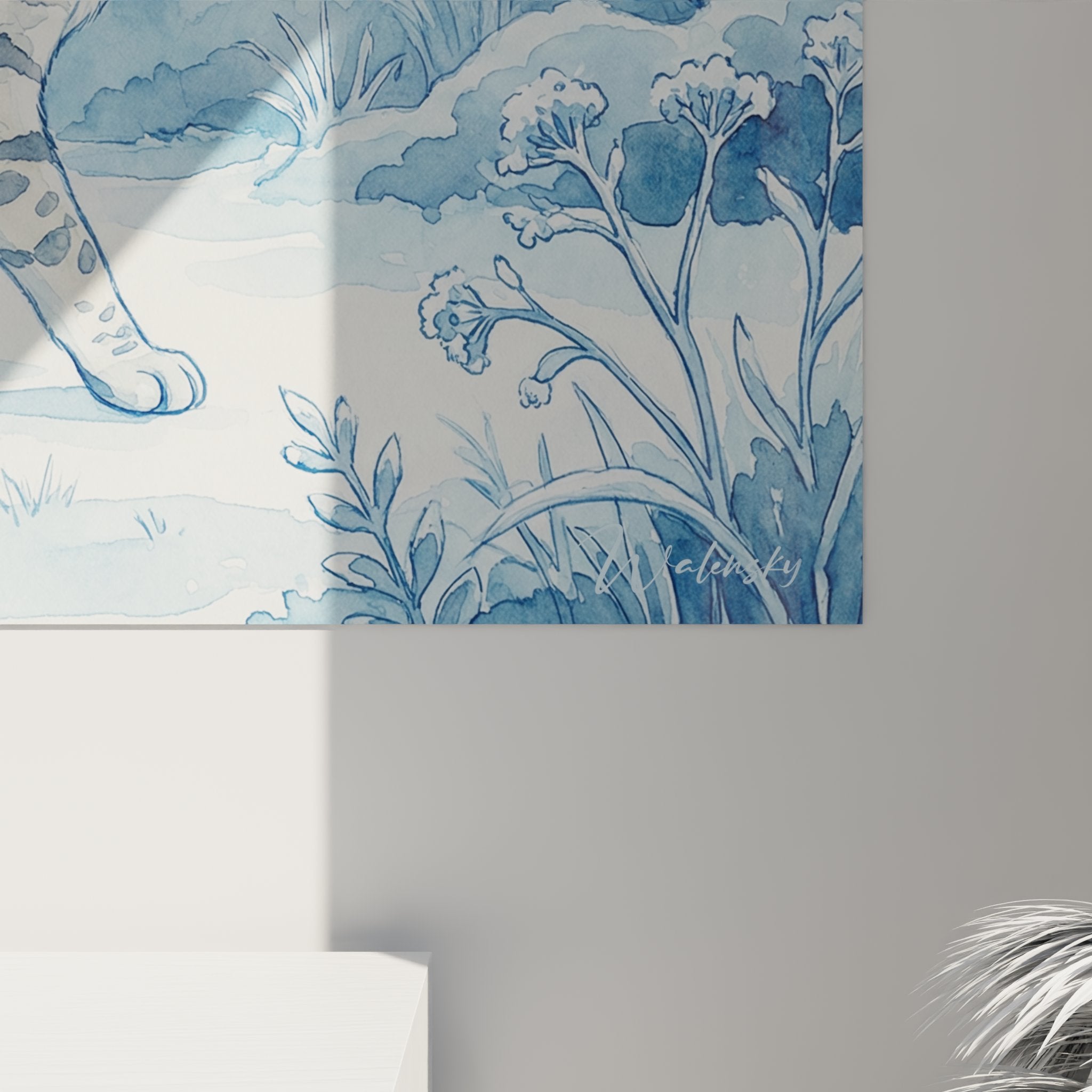 Vue d'ensemble tableau mural chat Bengal aquarelle bleue dans salon contemporain decoration feline