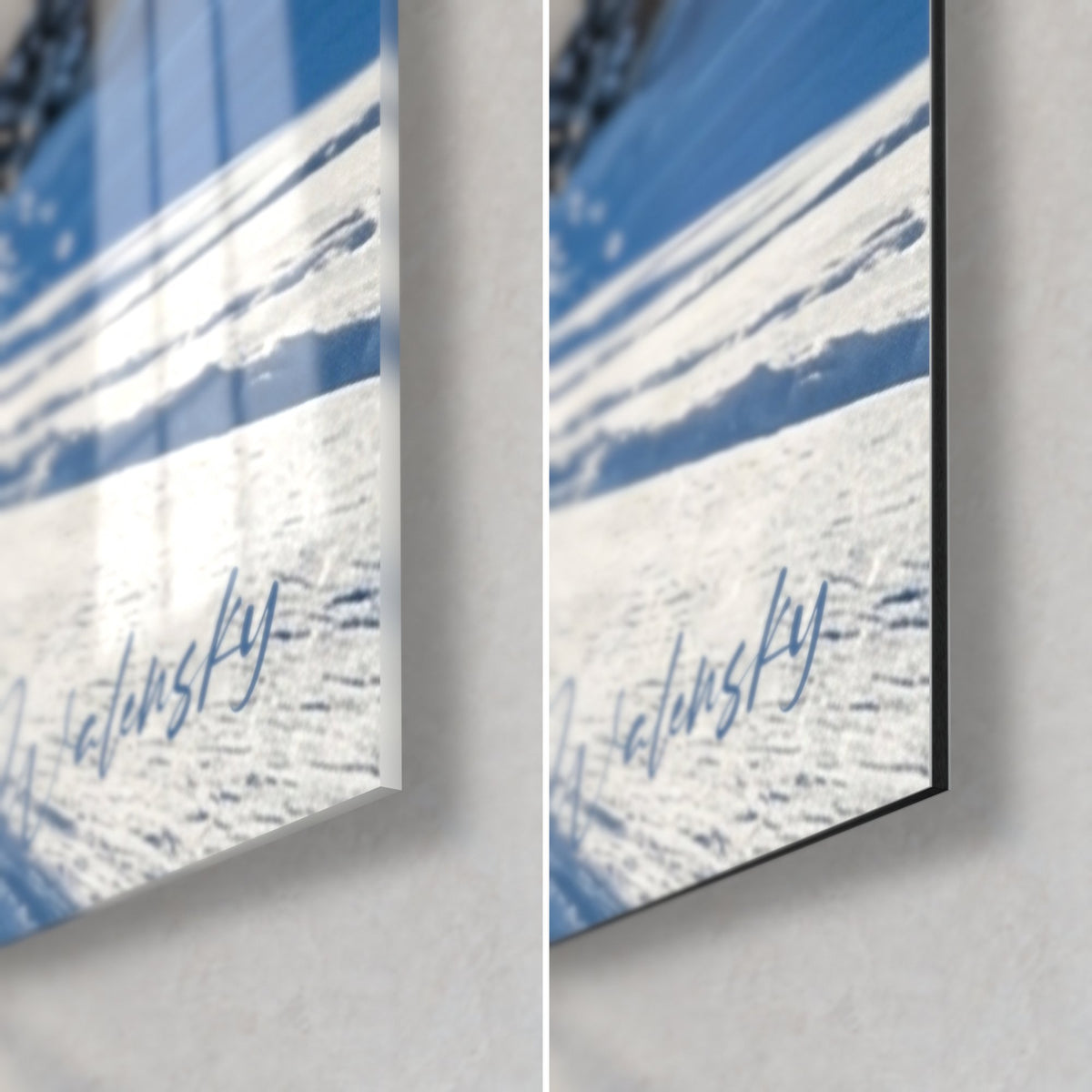 Gemälde Snowboarder in schwarzem Blouson auf Pulverschnee, untere rechte Ecke: glänzendes Acrylglas links, mattschwarzes Dibond rechts