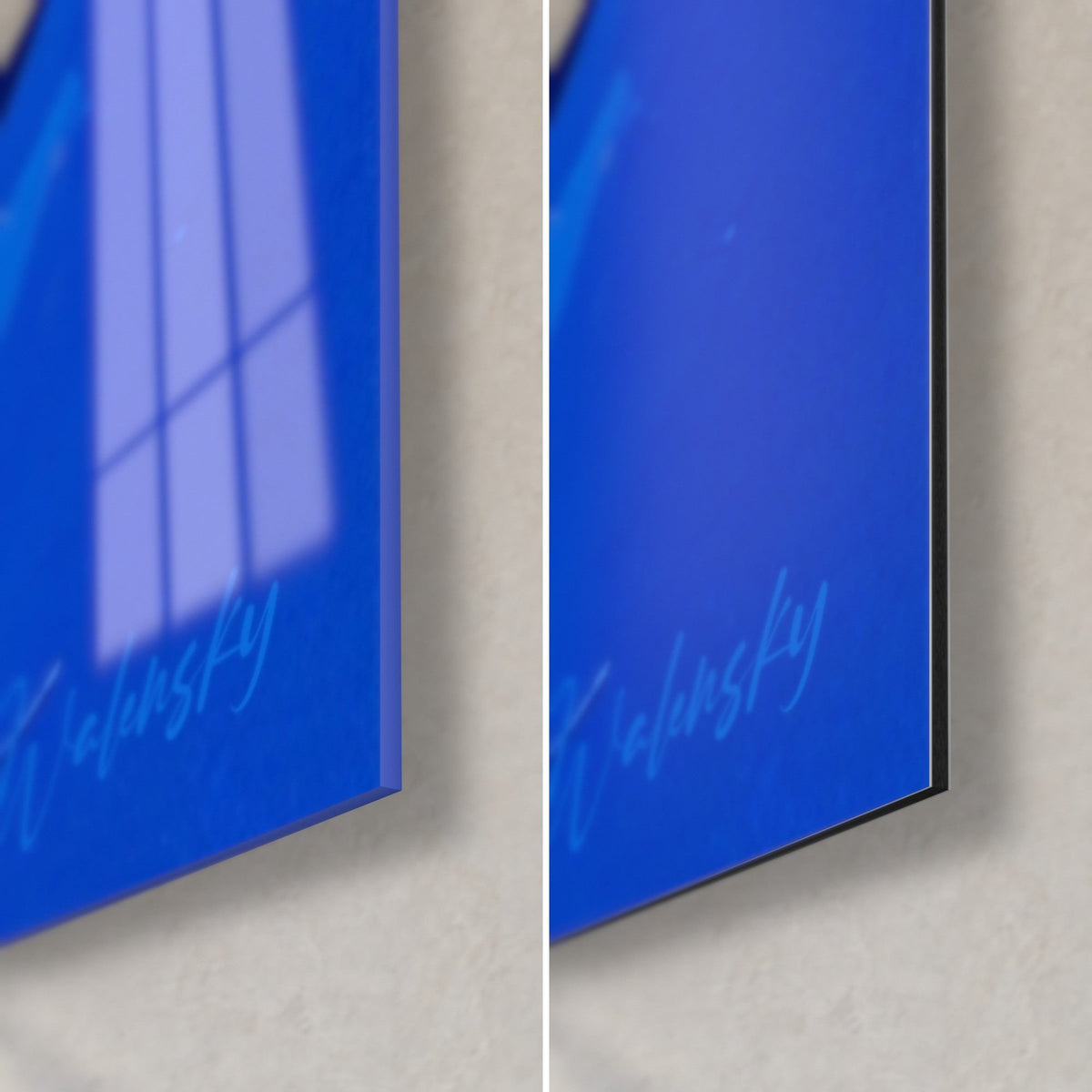 Tableau accessoire de crawl en bleu électrique, coin bas droit en verre brillant et alu Dibond mat, tranche de 3 mm visible
