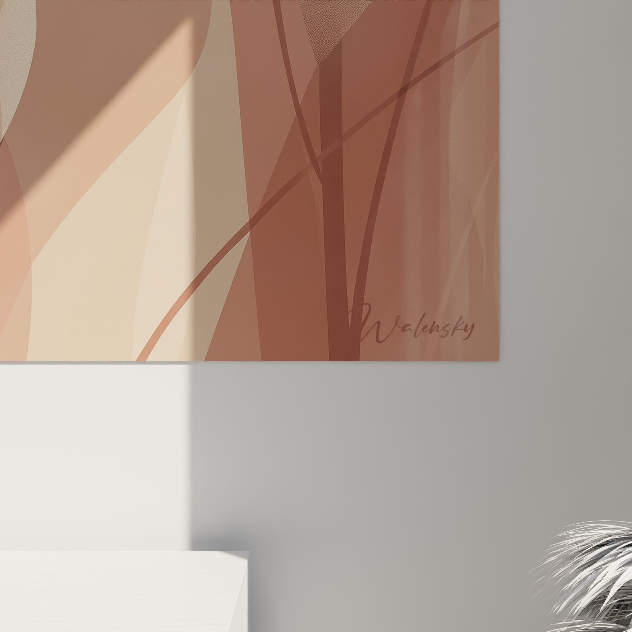Vue d'ensemble du tableau chat géométrique dans un intérieur moderne avec éclairage d'ambiance